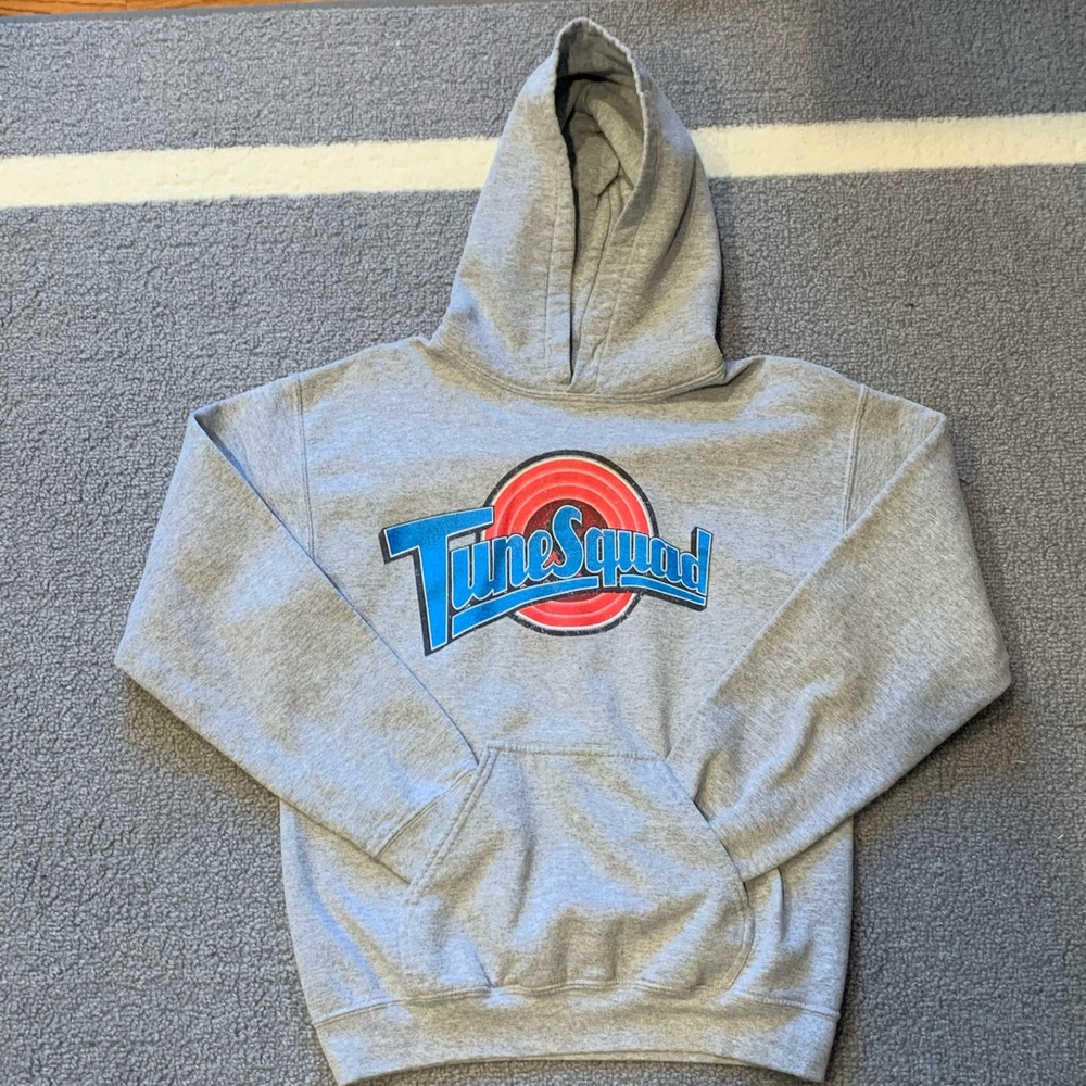 Women’s small vintage space Jam hoodie.